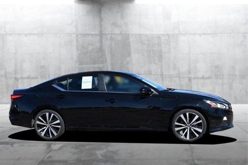 Black 2020 Nissan Altima 2.5 SR
