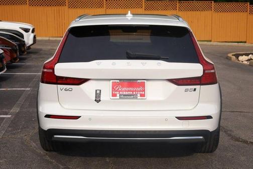 Crystal White Pearl 2025 Volvo V60 Cross Country B5 Plus