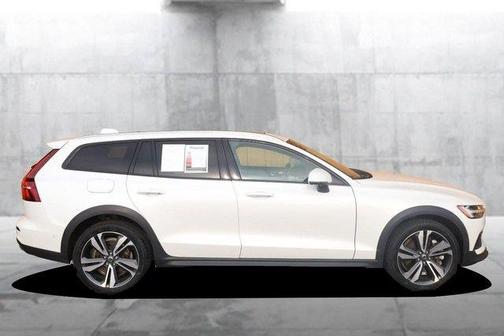 Crystal White Pearl 2025 Volvo V60 Cross Country B5 Plus