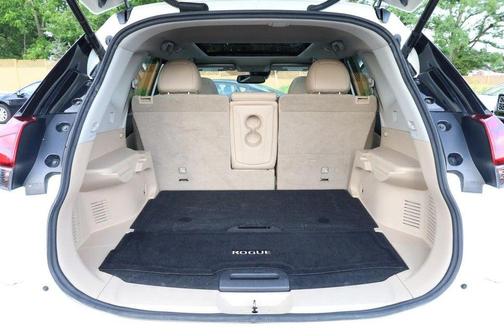 White 2020 Nissan Rogue SL