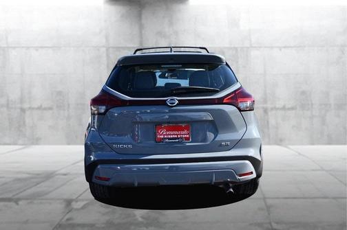 2021 Nissan Kicks SR