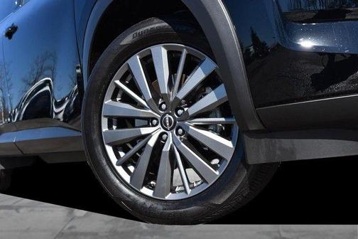 Super Black 2025 Nissan Pathfinder SL