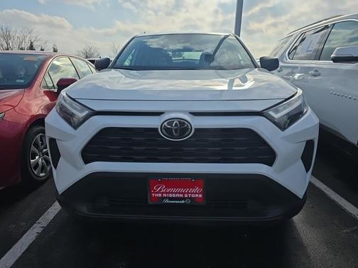 2024 Toyota RAV4 LE