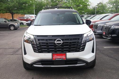 White / Black 2026 Nissan Pathfinder Platinum