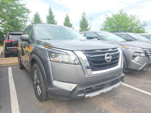 Gun Metallic 2025 Nissan Pathfinder SL