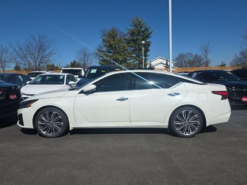 2025 Nissan Altima SL