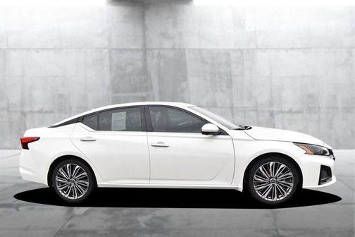 2025 Nissan Altima SL