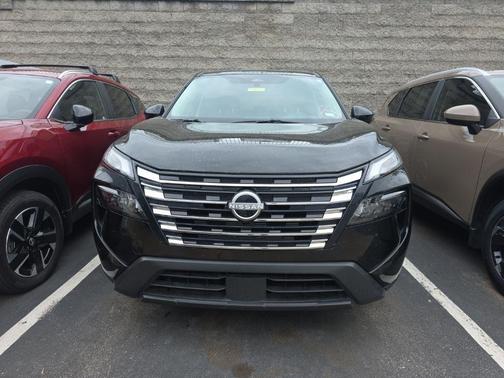 Super Black 2025 Nissan Rogue SV