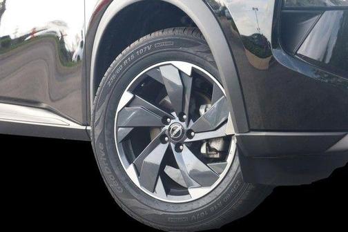 Super Black 2025 Nissan Rogue SV