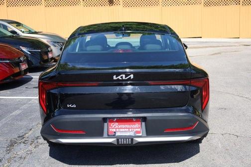 Aurora Black 2025 Kia K4
