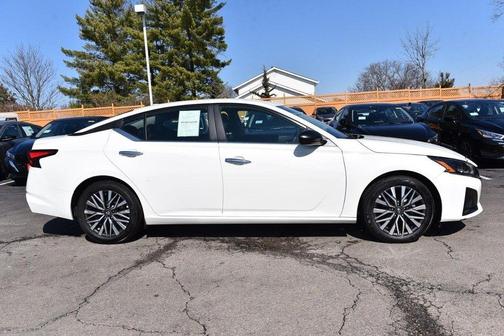 2025 Nissan Altima SV