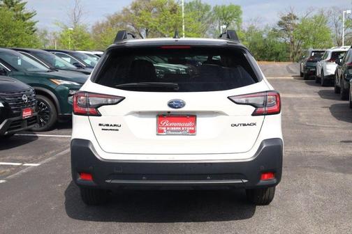 Crystal White Pearl 2025 Subaru Outback Onyx Edition