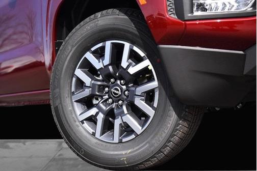 2025 Nissan Frontier SL