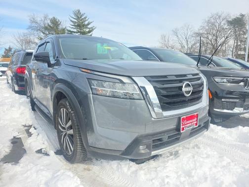 2022 Nissan Pathfinder Platinum