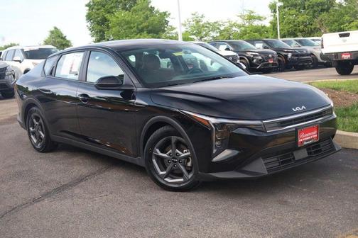 Aurora Black 2025 Kia K4
