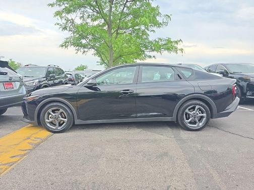 Aurora Black 2025 Kia K4