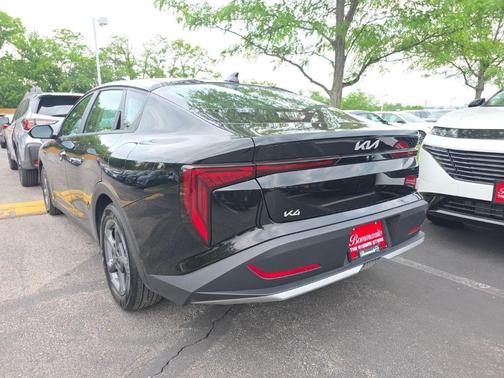 Aurora Black 2025 Kia K4