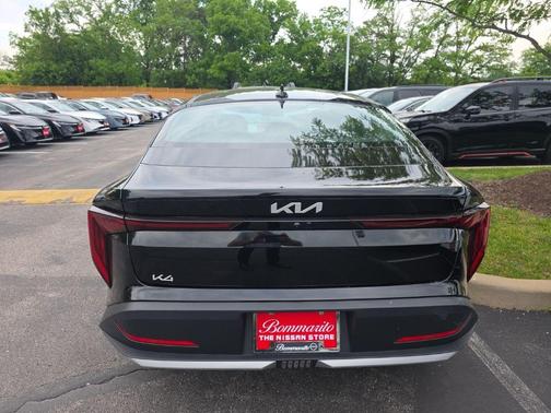 Aurora Black 2025 Kia K4