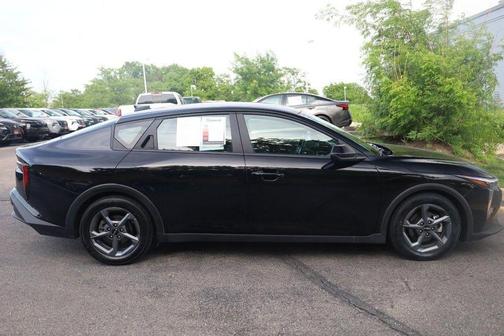 Aurora Black 2025 Kia K4