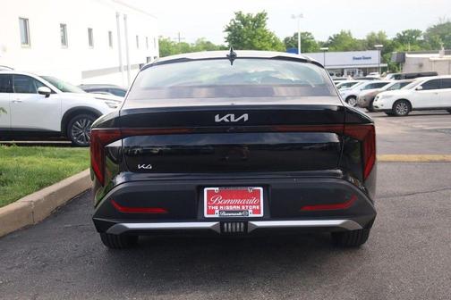 Aurora Black 2025 Kia K4