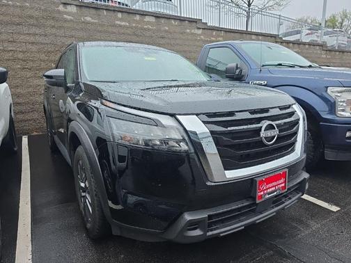 Black 2025 Nissan Pathfinder SV