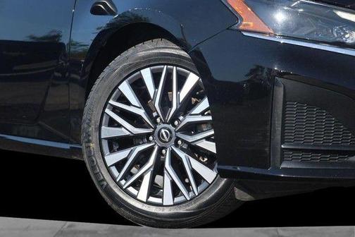 Black 2025 Nissan Altima SV