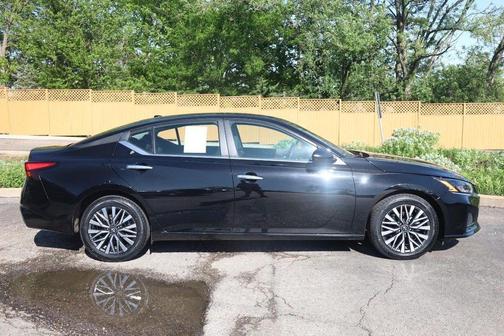 Black 2025 Nissan Altima SV