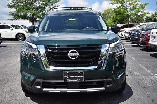2024 Nissan Pathfinder SL