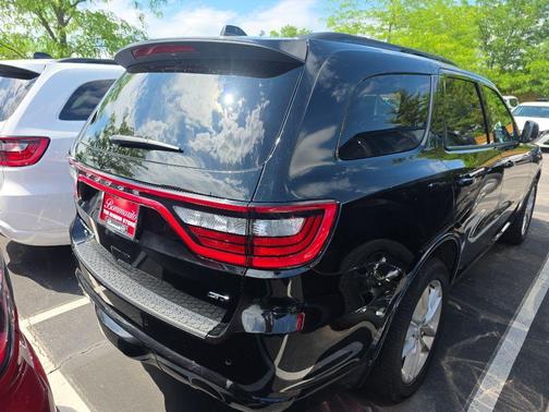 Black Clearcoat 2025 Dodge Durango GT
