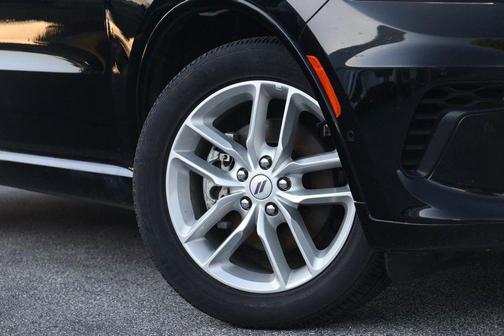 Black Clearcoat 2025 Dodge Durango GT