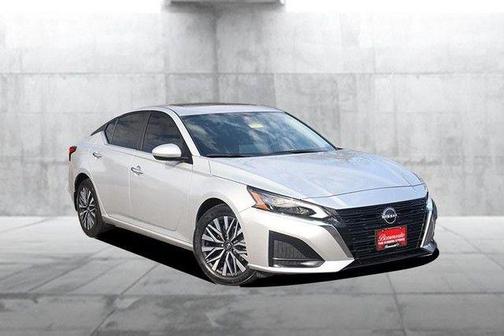 Brilliant Silver Metallic 2024 Nissan Altima 2.5 SV