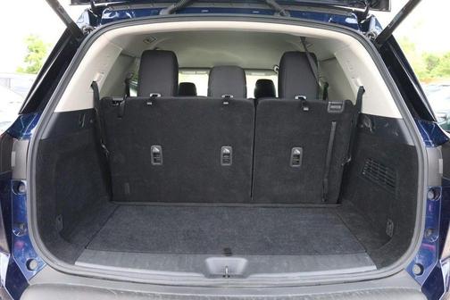 Deep Ocean Blue 2025 Nissan Pathfinder SV