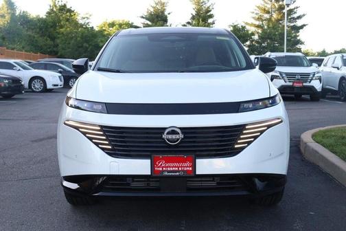 White / Black 2026 Nissan Murano Platinum