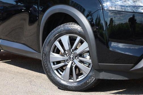 Black 2025 Nissan Pathfinder SV