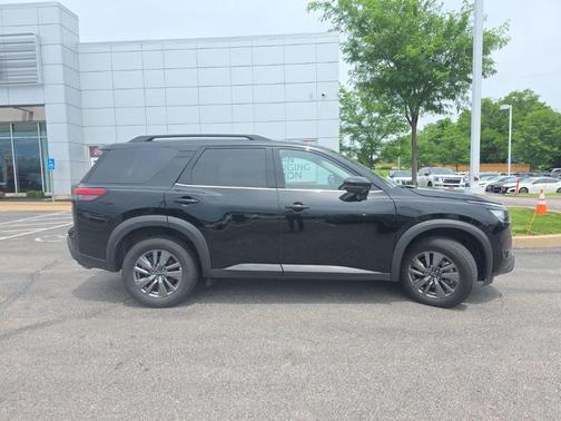 Black 2025 Nissan Pathfinder SV