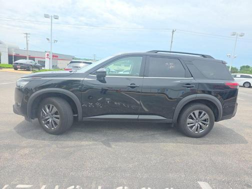 Black 2025 Nissan Pathfinder SV