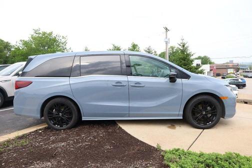 Modern Steel Metallic 2025 Honda Odyssey Sport-L