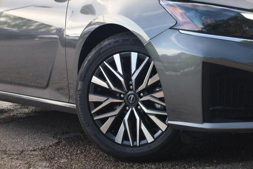 Gun Metallic 2025 Nissan Altima SV