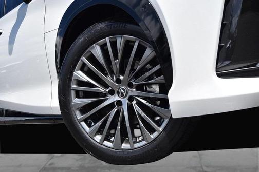 2023 Lexus RZ 450e Luxury