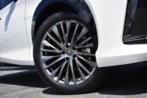 2023 Lexus RZ 450e Luxury