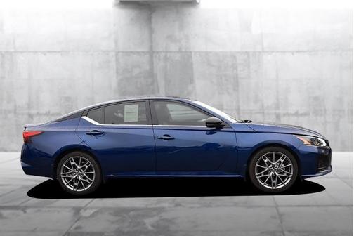 2024 Nissan Altima 2.0 SR