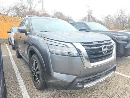 2024 Nissan Pathfinder Platinum