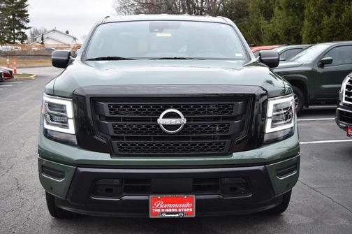 2024 Nissan Titan SV