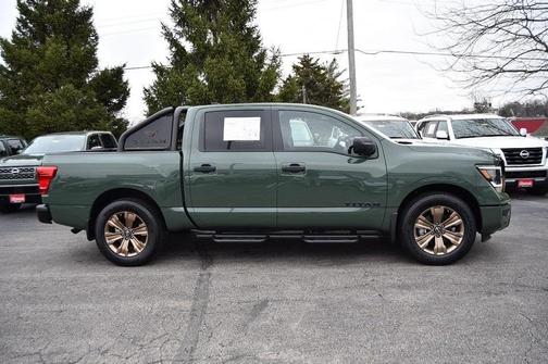 2024 Nissan Titan SV
