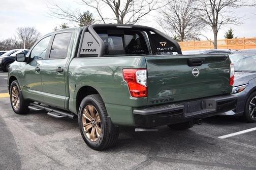 2024 Nissan Titan SV