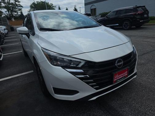 Aspen White 2025 Nissan Versa 1.6 SV