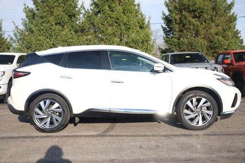 White 2019 Nissan Murano SL
