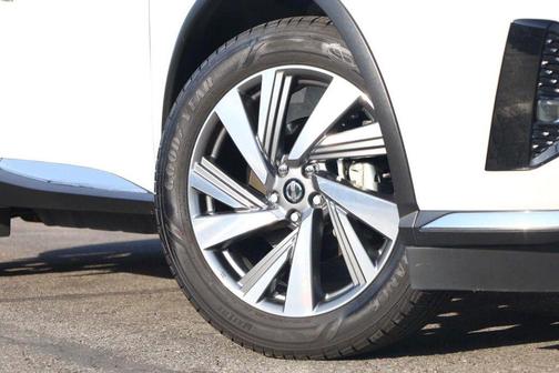 White 2019 Nissan Murano SL