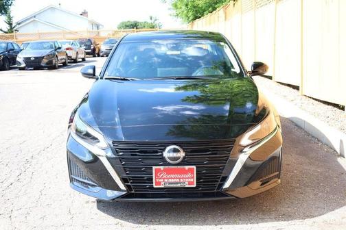 Super Black 2025 Nissan Altima SV