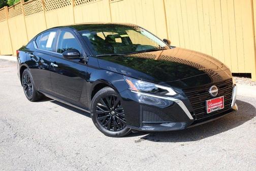 Super Black 2025 Nissan Altima SV